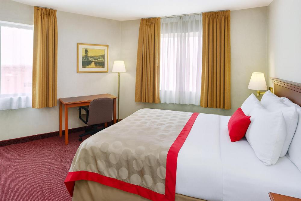 King Room - Non-Smoking interior